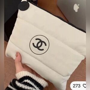 Chanel VIP MAKEUP BAG